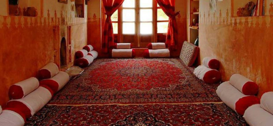 Ateshooni Hostel in Garmeh