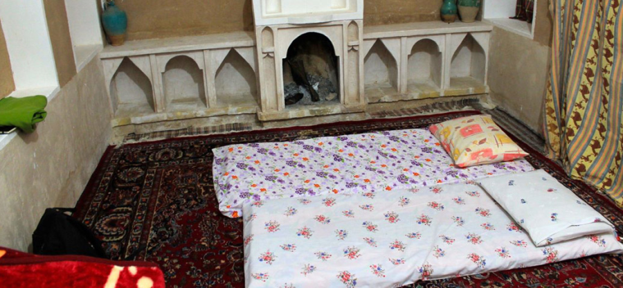 Ateshooni Hostel in Garmeh