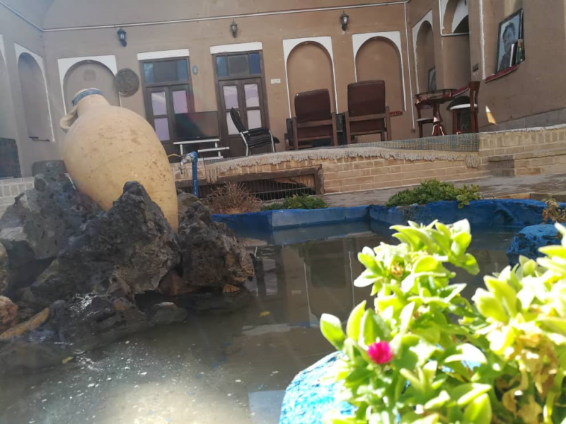 Golkar Hostel in Yazd