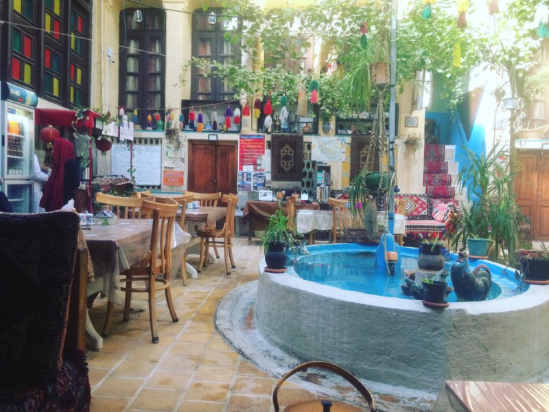 Golshan Hostel in Shiraz