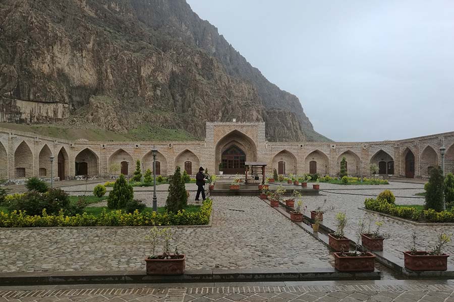 Laleh Bistoon Hotel in Kermanshah