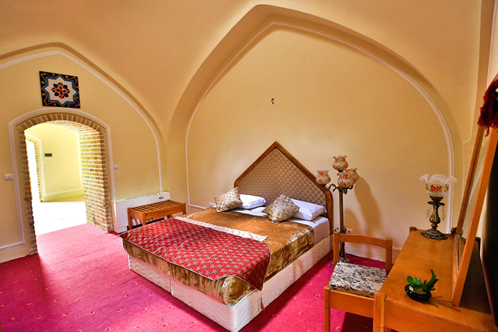 Laleh Bistoon Hotel in Kermanshah