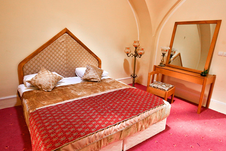 Laleh Bistoon Hotel in Kermanshah