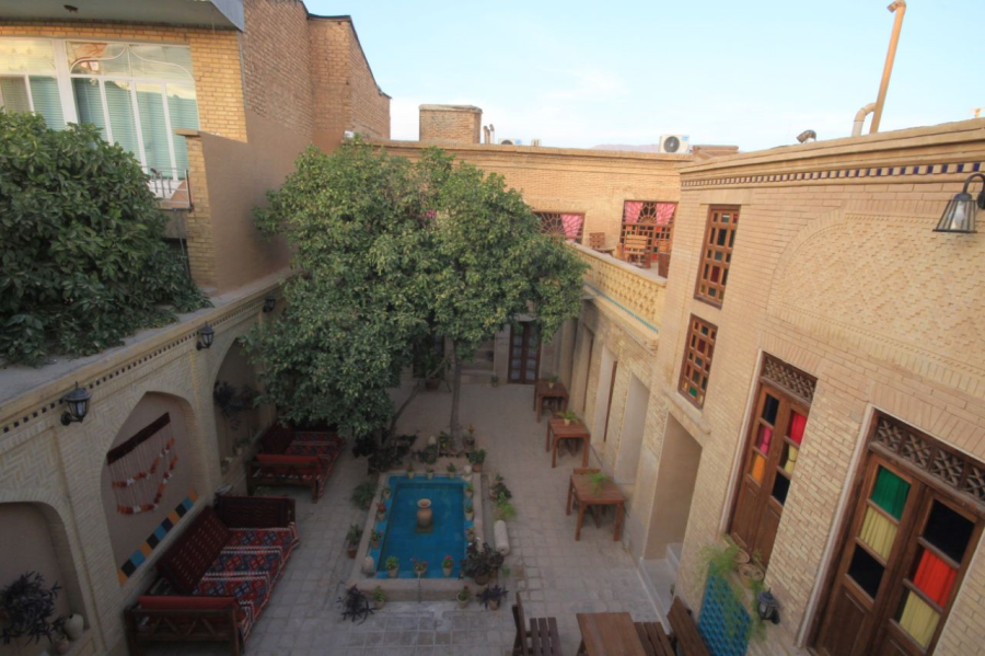 Mahmonir Guesthouse in Shiraz