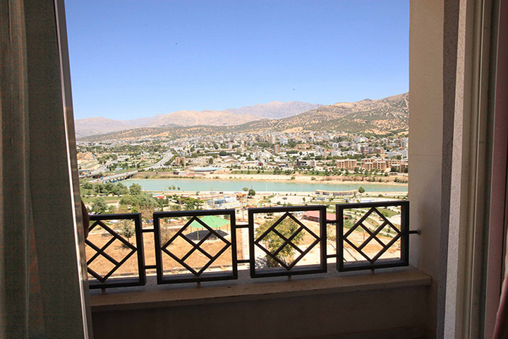 Parsian Azadi Hotel in Yasuj