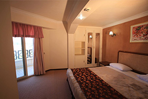 Parsian Azadi Hotel in Yasuj
