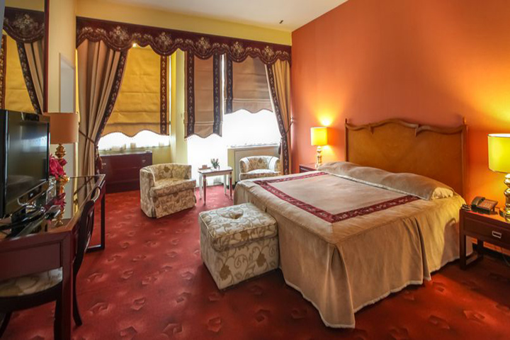 Parsian Esteghlal International Hotel