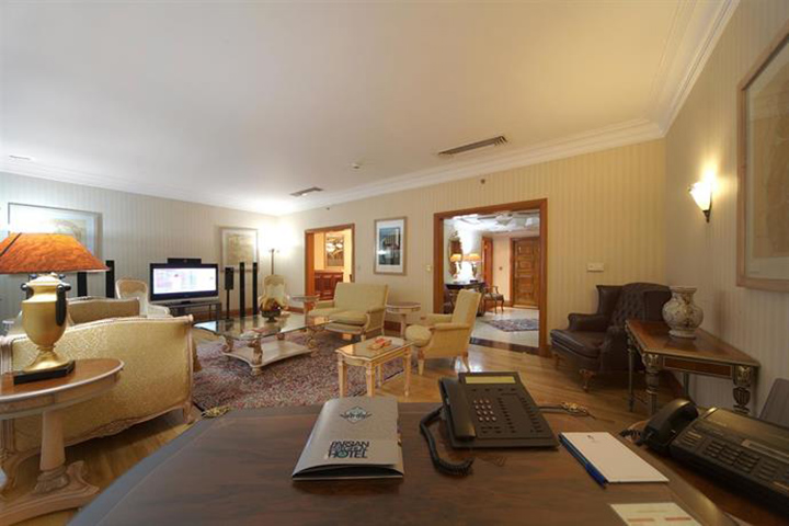 Parsian Esteghlal International Hotel