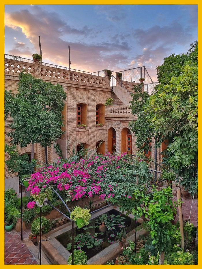 Shiraz Traditional Hotel
