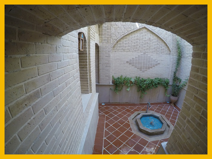 Shiraz Traditional Hotel