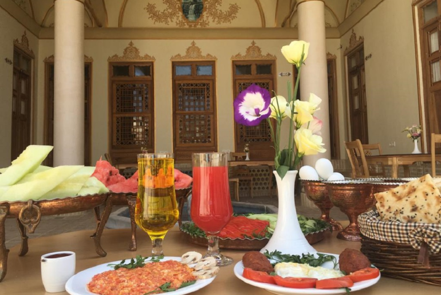 Yasmin Raheb Historic Hotel