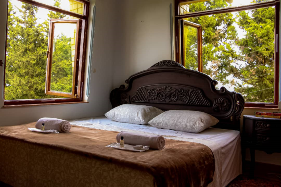 Zamin Hostel in Ramsar