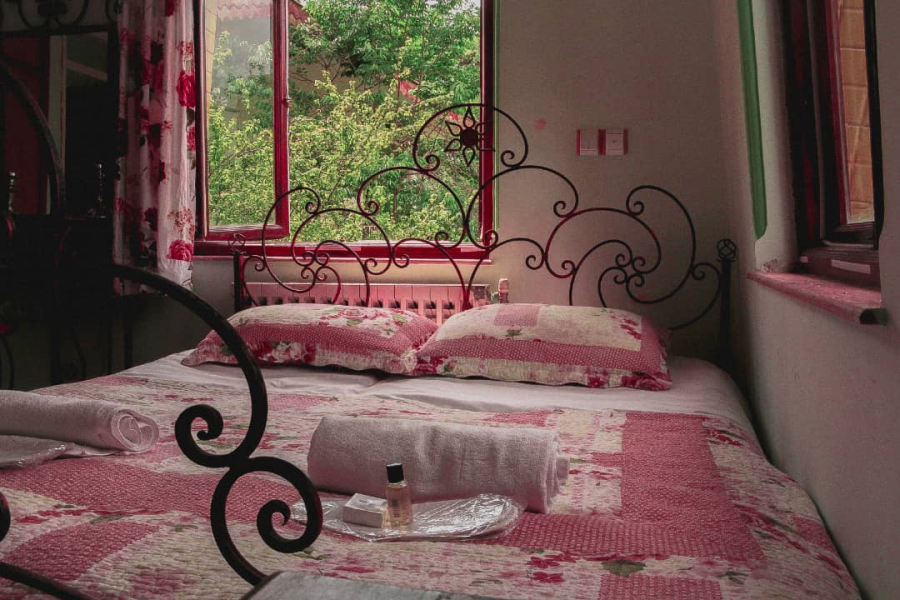 Zamin Hostel in Ramsar