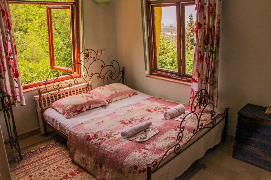 Zamin Hostel in Ramsar