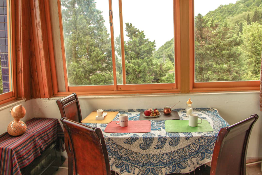 Zamin Hostel in Ramsar